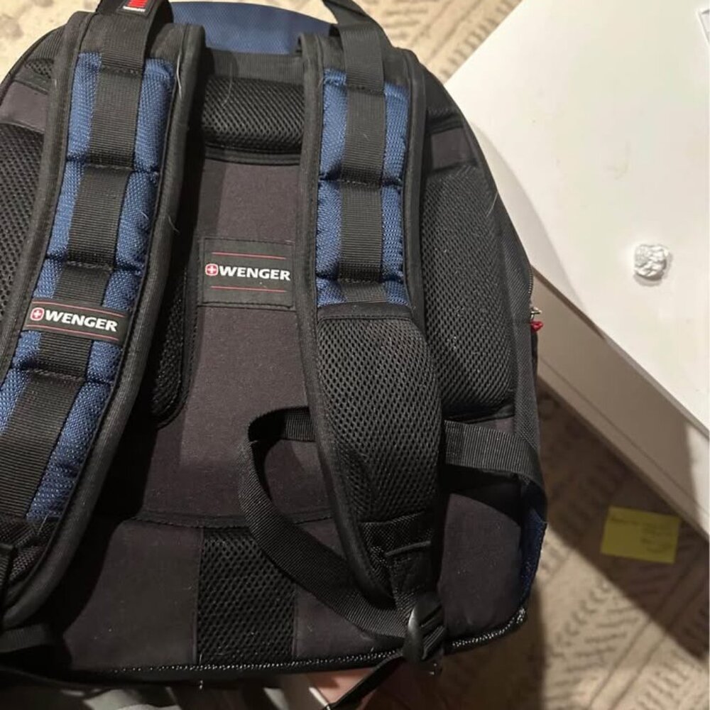 Backpack - Picture 3 of 4